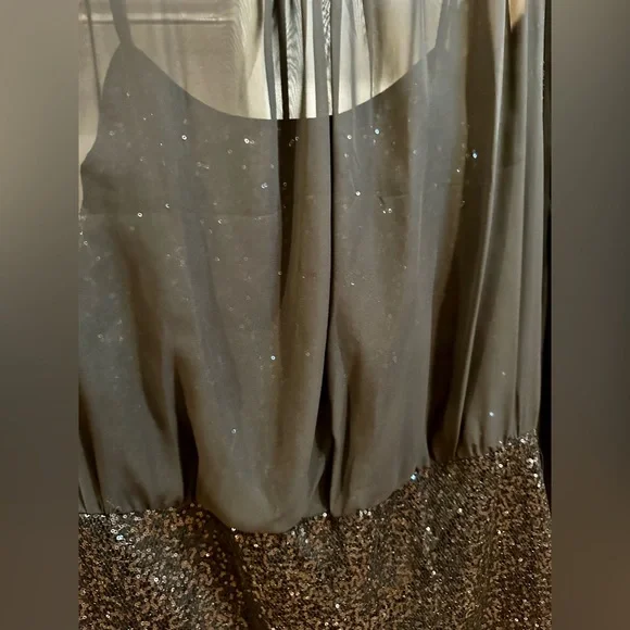 BRAND NEW - Gorgeous Sequined & Sheer Dress! 👗 Size 14 - Must See!!! 💗 - Picture 5 of 11